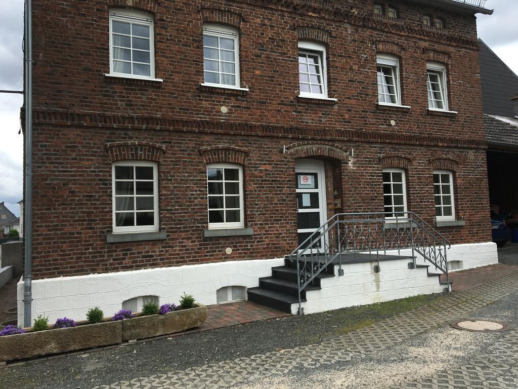 Village Hotel Lautzenhausen Buitenkant foto