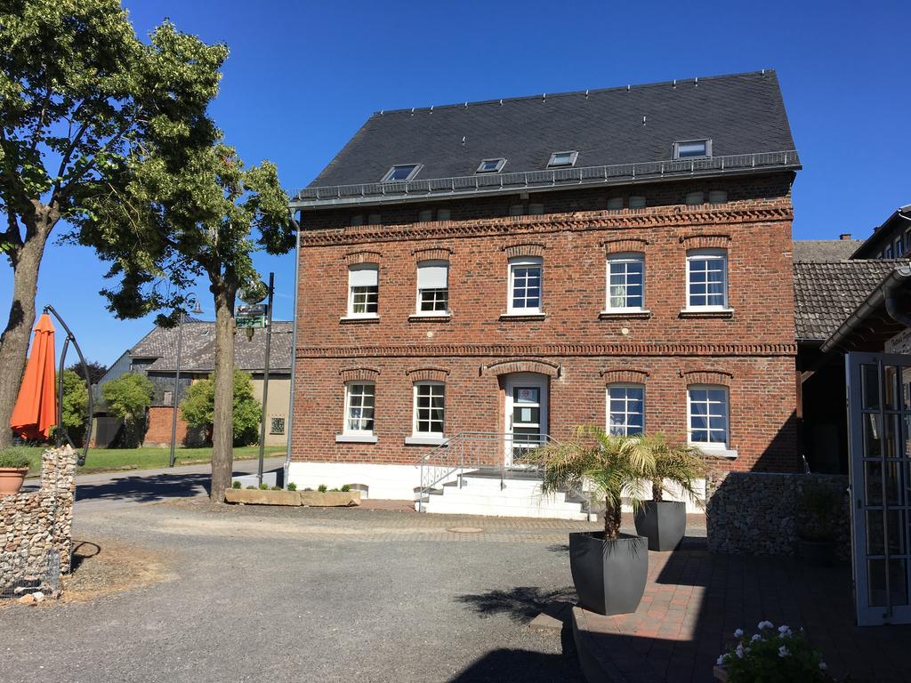 Village Hotel Lautzenhausen Buitenkant foto